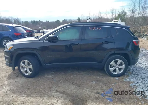 2019 Jeep Compass Latitude 4X4 z USA, uszkodzony, nr VIN 3C4NJDBB9KT679054